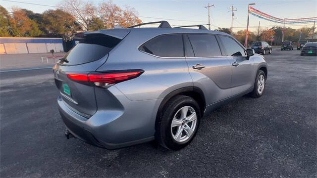 2021 Toyota Highlander LE