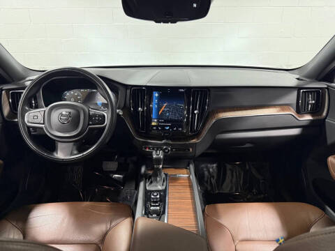 2021 Volvo XC60 T5 Momentum