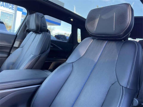 2024 Cadillac LYRIQ Sport 2