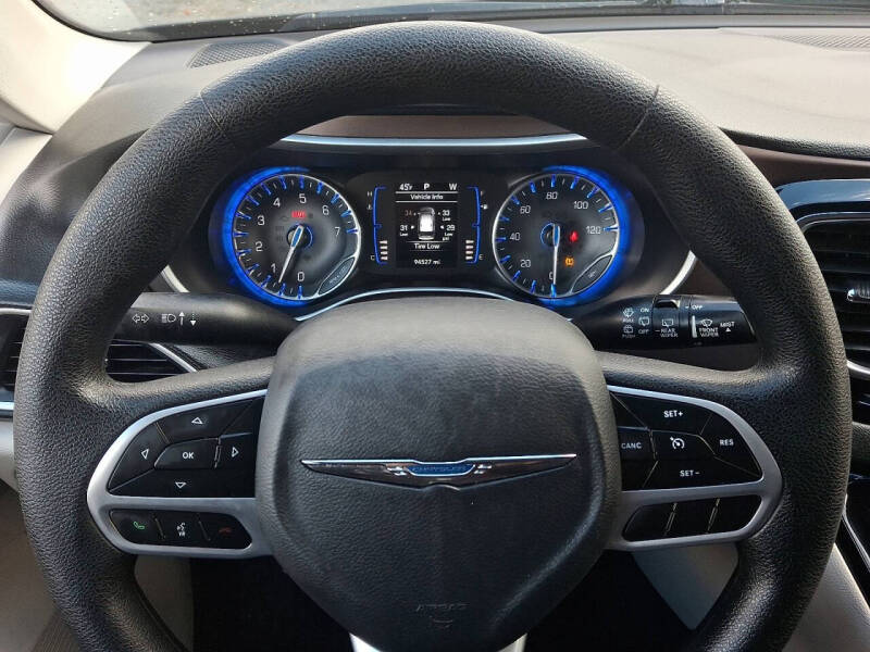 2020 Chrysler Voyager L