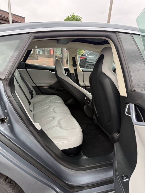 2013 Tesla Model S