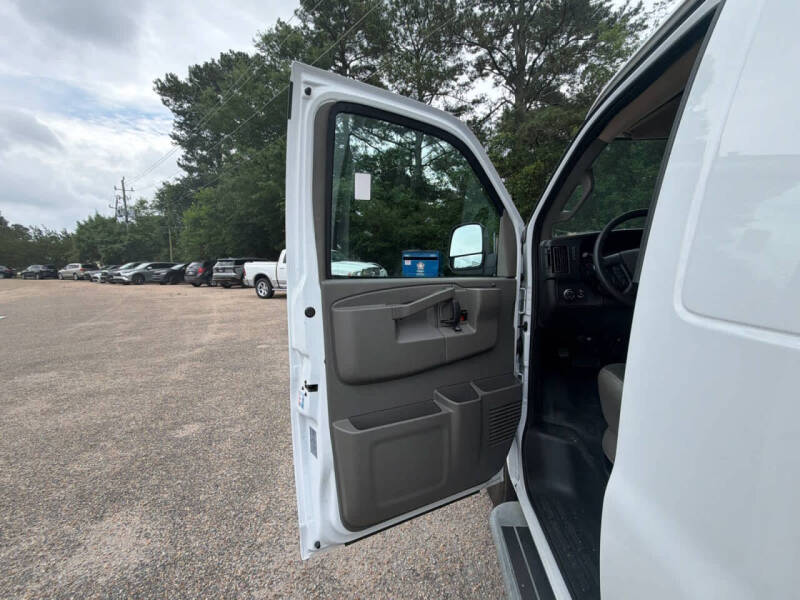 2024 Chevrolet Express 2500