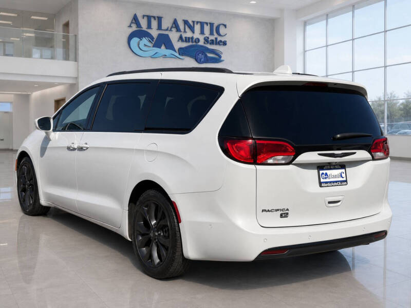 2020 Chrysler Pacifica Touring L Plus 35th Anniversary
