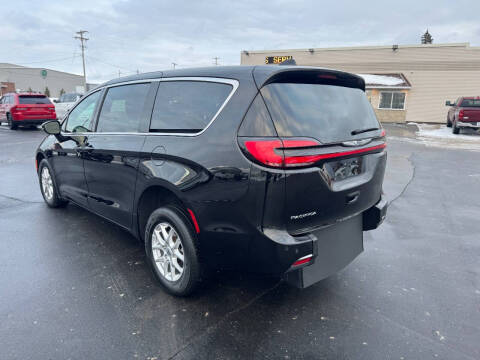 2025 Chrysler Pacifica Select