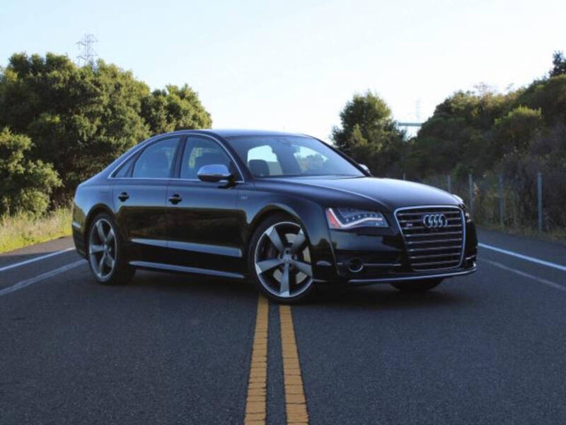 2013 Audi S8 Base's photo