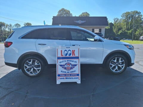 2019 Kia Sorento for sale at G AND J MOTORS in Elkin NC