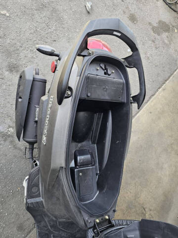 2023 Genuine Scooter Hooligan 170i