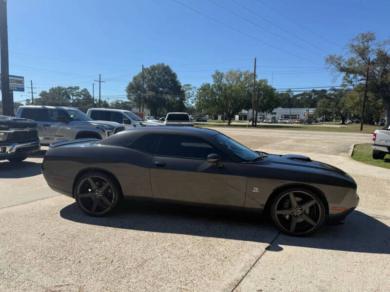 2017 Dodge Challenger 392 HEMI Scat Pack Shaker