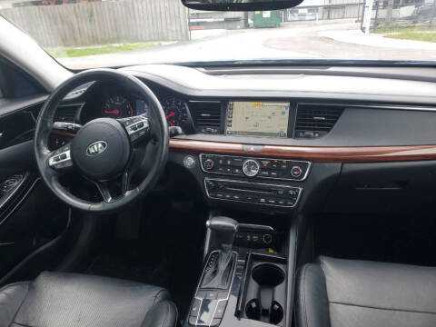 2017 Kia Cadenza Premium