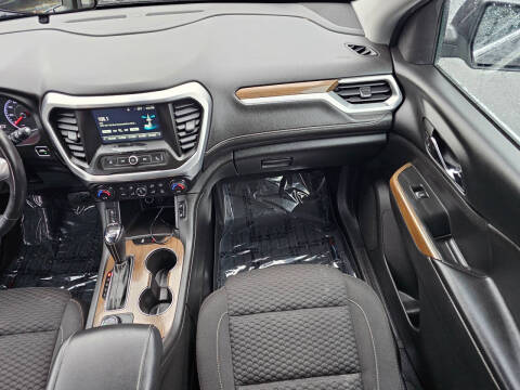 2017 GMC Acadia SLE-2