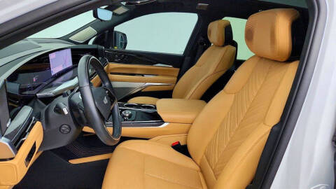 2025 Cadillac Escalade IQ Sport 2