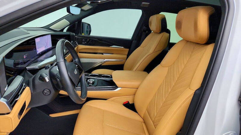 2025 Cadillac Escalade IQ Sport 2