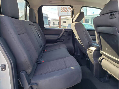 2013 Nissan Titan SV