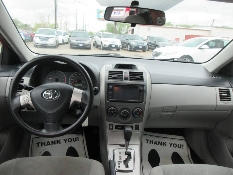 2013 Toyota Corolla LE