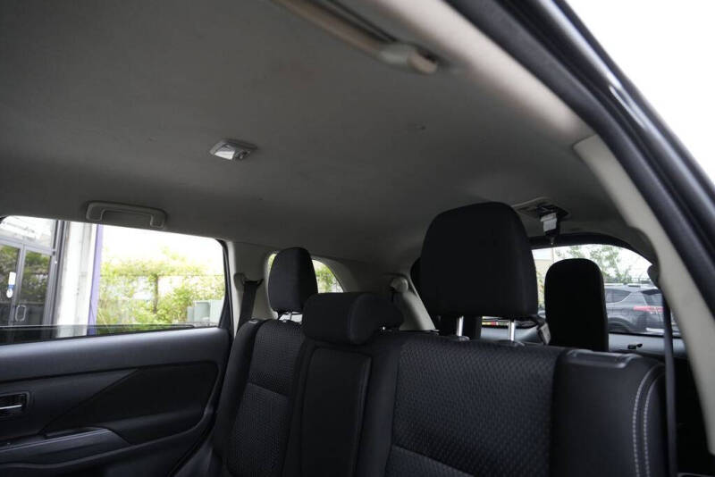 2016 Mitsubishi Outlander SE