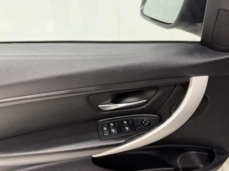 2014 BMW 3 Series 320i