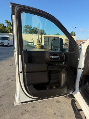 2022 GMC SIERRA 3500HD DRW  CREW CAB *FLATBED* *GOOSENECK*