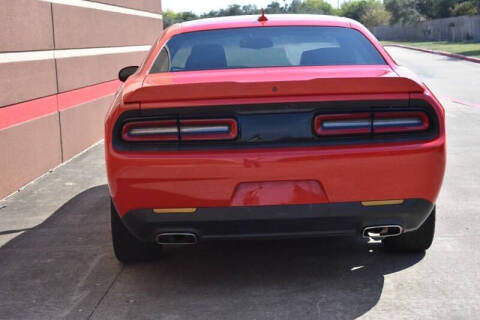 2016 Dodge Challenger SXT Plus