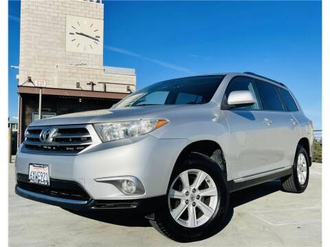 2013 Toyota Highlander for sale at AUTO RACE in Sunnyvale CA