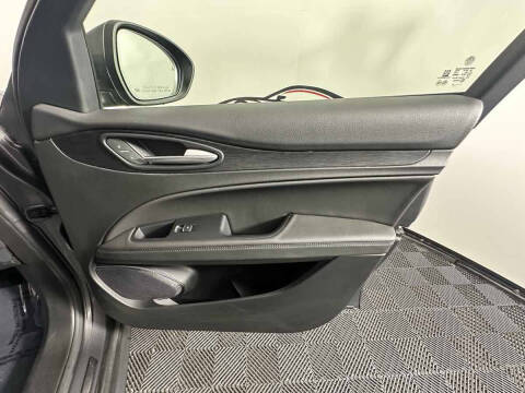 2022 Alfa Romeo Stelvio Sprint