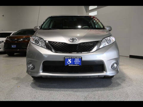 2013 Toyota Sienna SE 8-Passenger