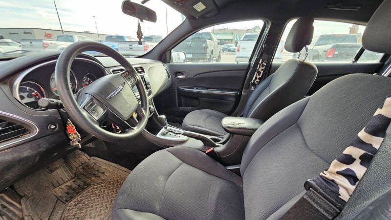 2013 Chrysler 200 LX