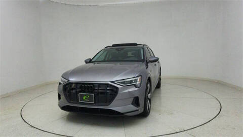 2022 Audi e-tron quattro Premium Plus