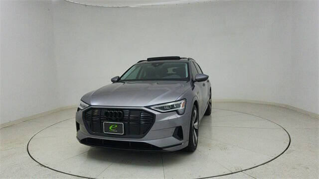 2022 Audi e-tron quattro Premium Plus