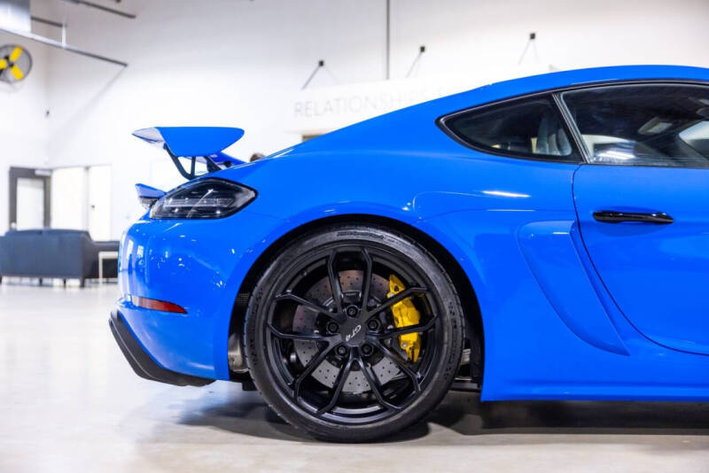 2022 Porsche 718 Cayman GT4