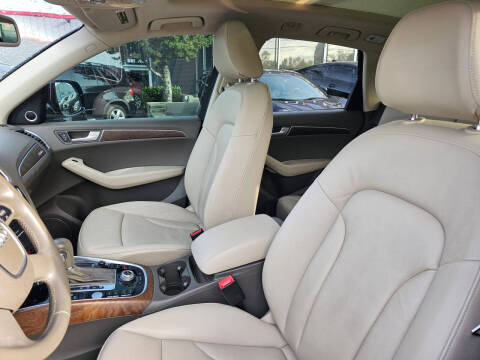 2012 Audi Q5 3.2 quattro Premium Plus