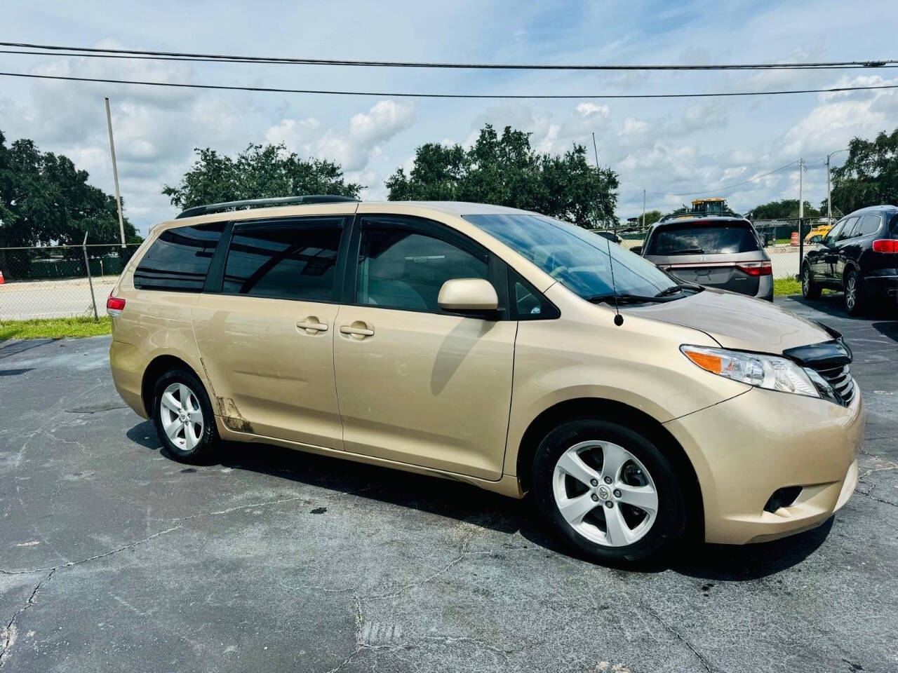 2011 Toyota Sienna for sale at NOVA AUTO SALES in Orlando, FL