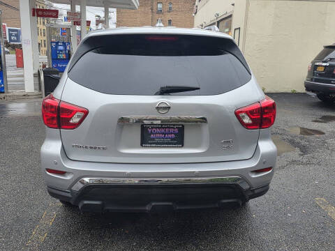 2019 Nissan Pathfinder SV