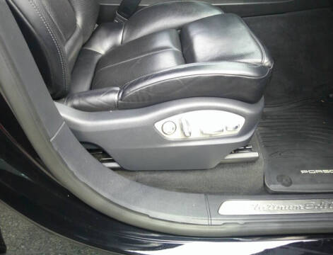 2017 Porsche Cayenne Platinum Edition