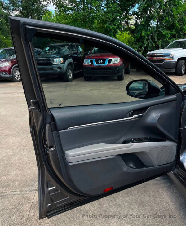 2020 Toyota Camry LE