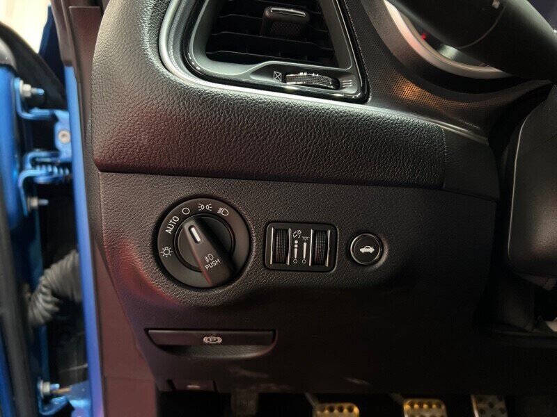 2016 Dodge Challenger R/T Plus