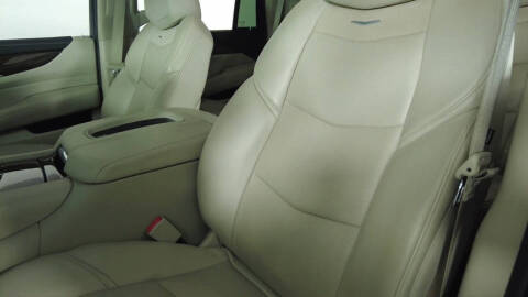 2018 Cadillac Escalade Luxury