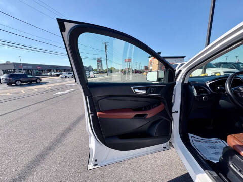 2017 Ford Edge Titanium