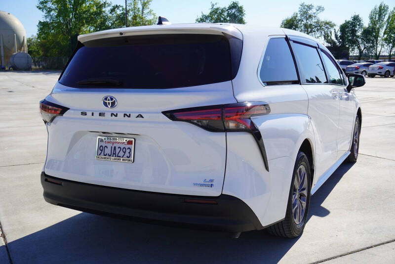 2021 Toyota Sienna LE 8-Passenger