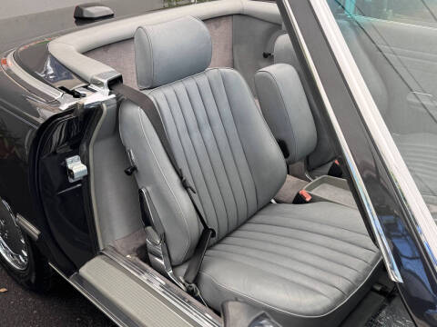 1987 Mercedes-Benz 560-Class 560 SL