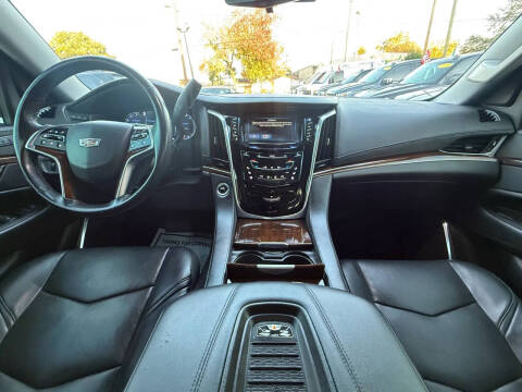 2018 Cadillac Escalade Luxury