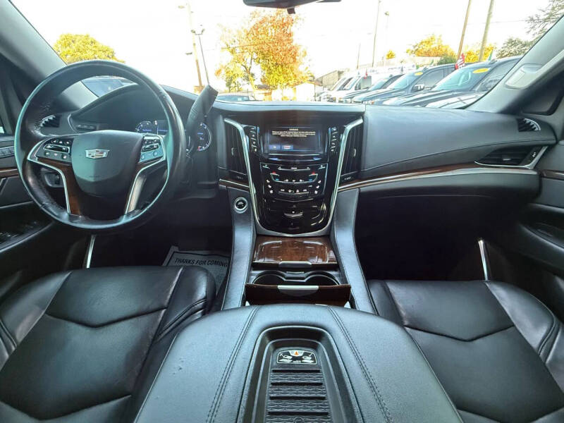 2018 Cadillac Escalade Luxury