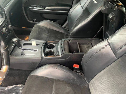 2012 Chrysler 300 SRT8