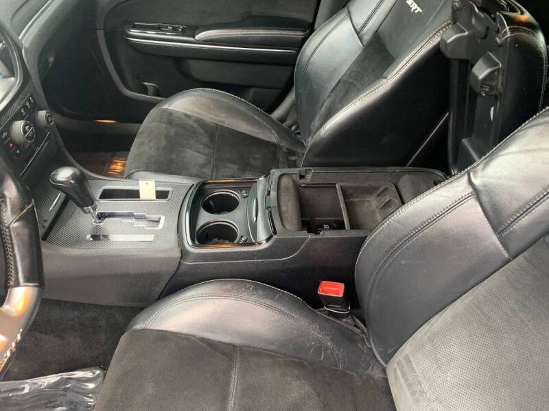 2012 Chrysler 300 SRT8