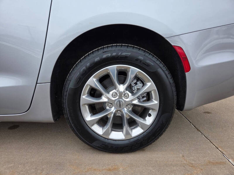 2021 Chrysler Pacifica Touring L