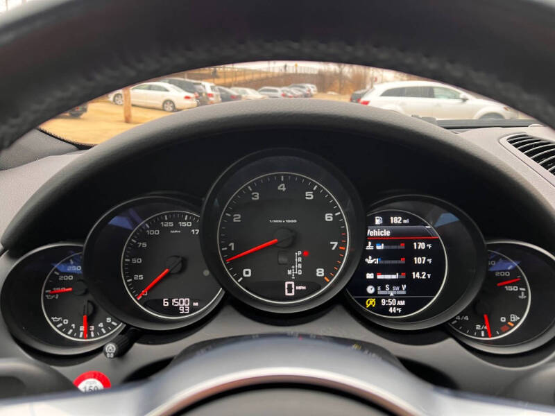 2017 Porsche Cayenne Platinum Edition