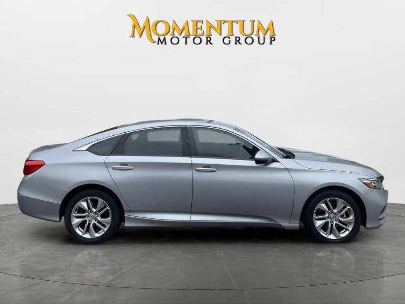 2018 Honda Accord LX's photo