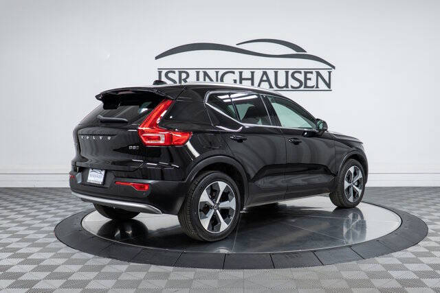2023 Volvo XC40 B5 Plus Bright Theme