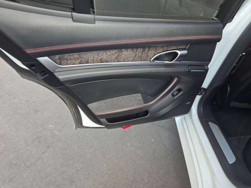 2013 Porsche Panamera GTS