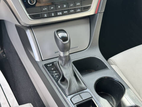 2017 Hyundai Sonata Hybrid SE