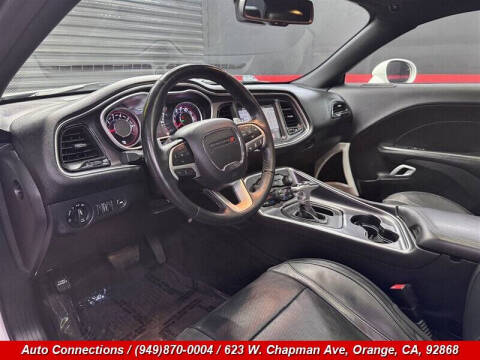 2015 Dodge Challenger SXT Plus